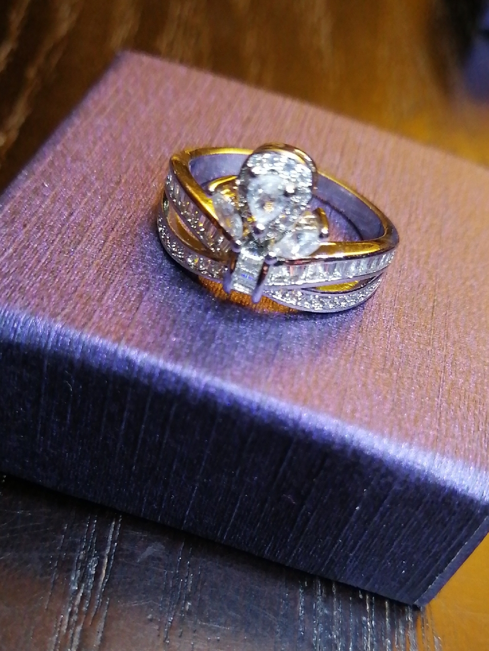 Sparkling Bugget Crystals Flower Gorgeous Ring/ Promise Ring/ Engagement Ring - Picture 4 of 5